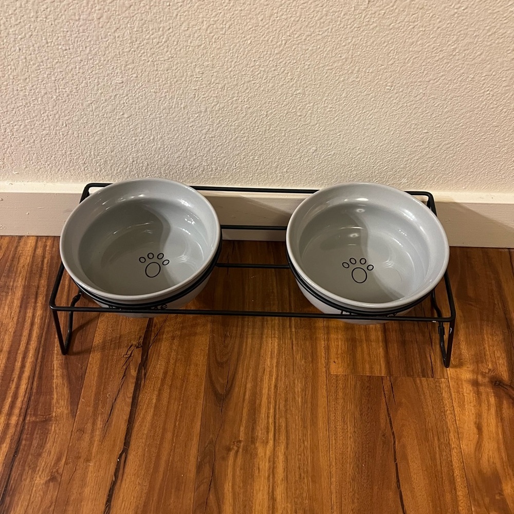 Gray Ceramic Double Pet Bowl Set with Black Metal Stand - Picture 3 of 3